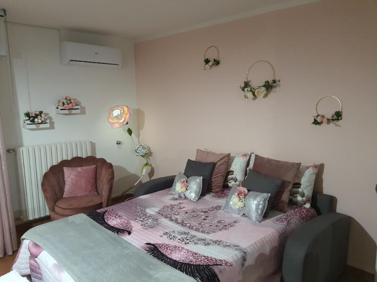 Shabby Chic Rooms Con Cucina E Giardino Privato Pomarico Exterior photo
